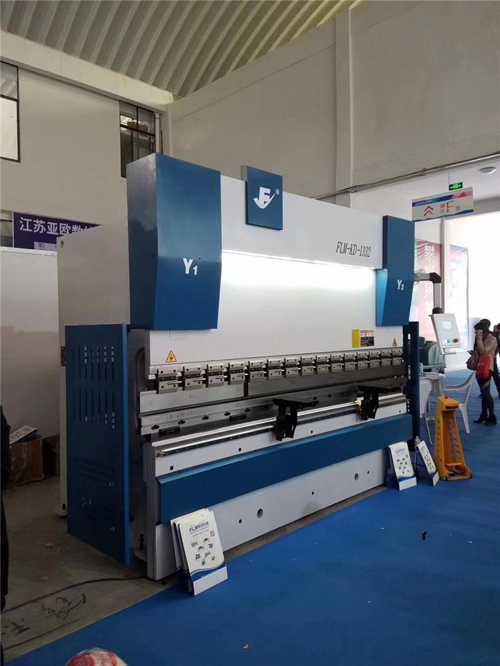 造船用折彎機,船用數(shù)控折彎機